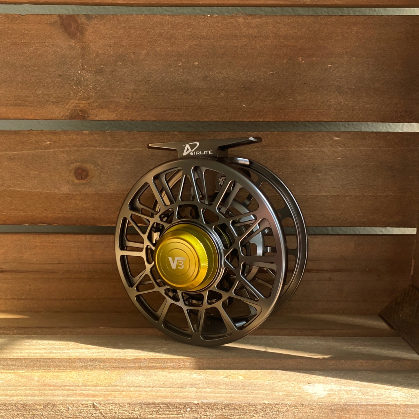 The Airlite V3 reel combines exceptional performance with a strikingly modern aesthetic. Designed by the team behind Ross Reels in Montrose, Colorado, its sealed, saltwater-resistant drag system provides smooth, reliable stopping power while maintaining impressively low start-up inertia to safeguard lighter tippets.