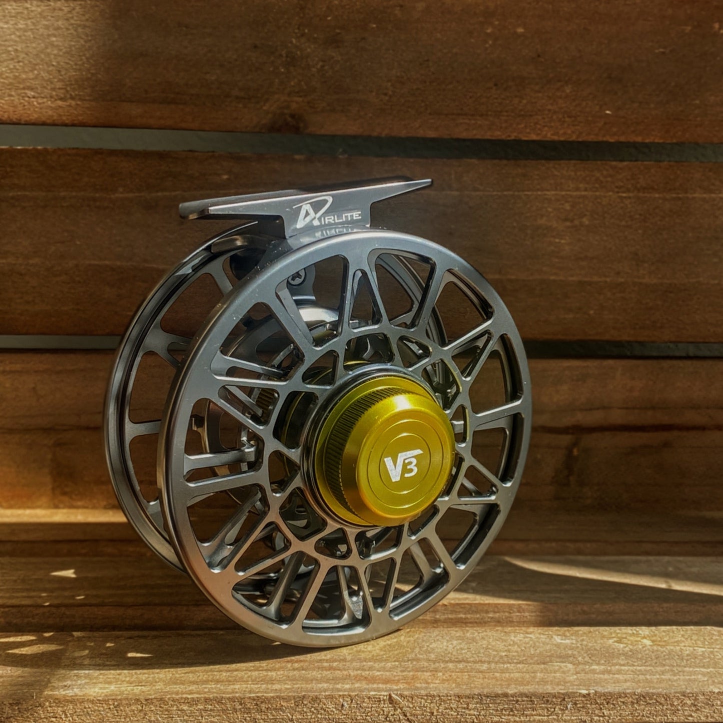 The Airlite V3 reel combines exceptional performance with a strikingly modern aesthetic. Designed by the team behind Ross Reels in Montrose, Colorado, its sealed, saltwater-resistant drag system provides smooth, reliable stopping power while maintaining impressively low start-up inertia to safeguard lighter tippets.