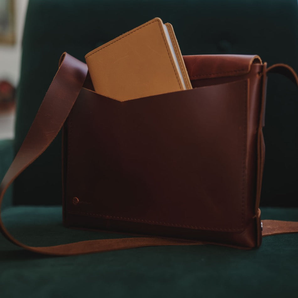 
                  
                    Scout Leather Satchel - Fish On! Custom Rods
                  
                