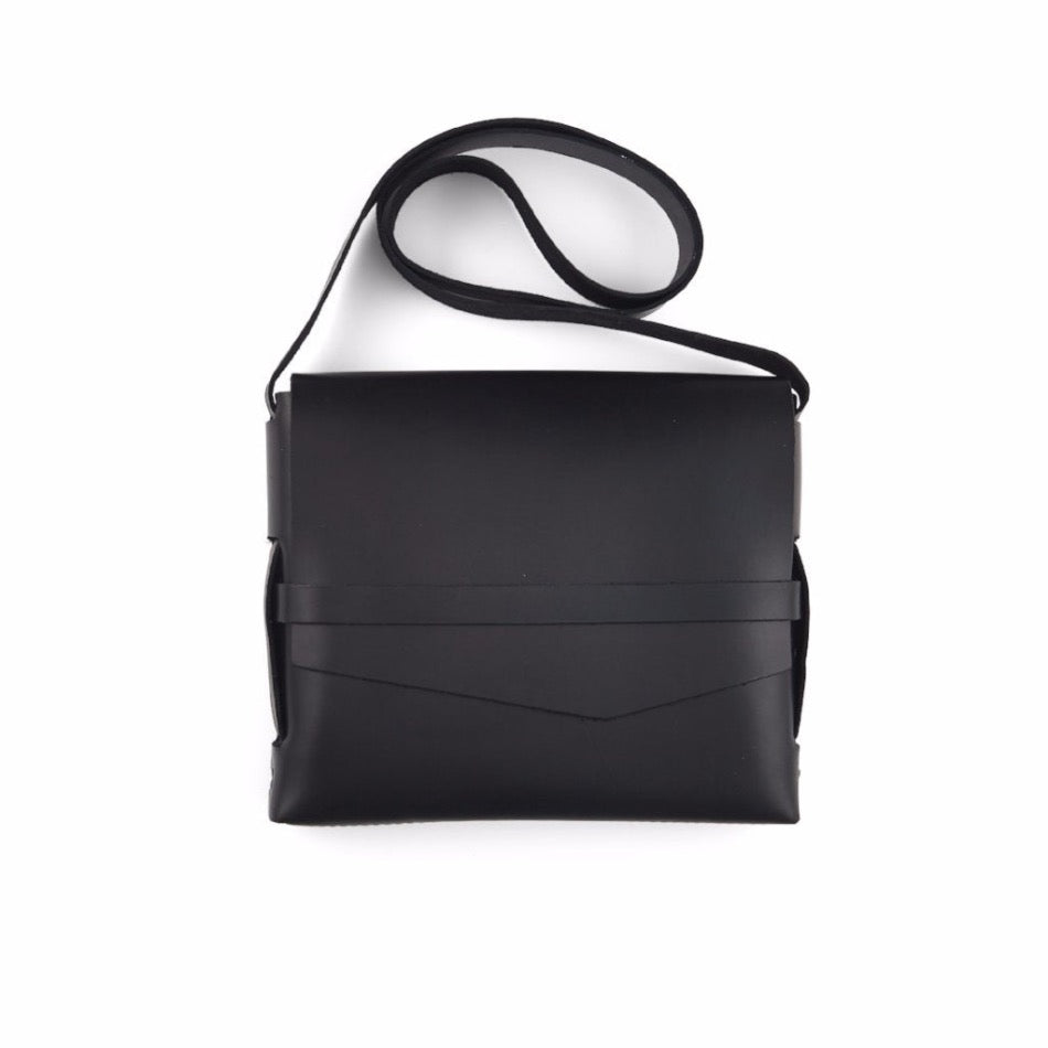 
                  
                    Scout Leather Satchel - Fish On! Custom Rods
                  
                