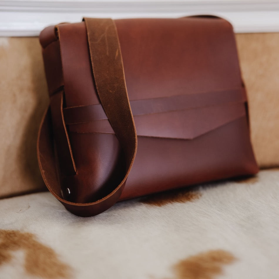 
                  
                    Scout Leather Satchel - Fish On! Custom Rods
                  
                