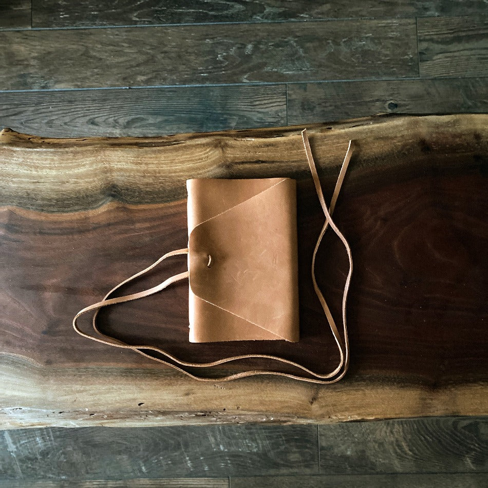 
                  
                    Messenger Leather Journal - Fish On! Custom Rods
                  
                